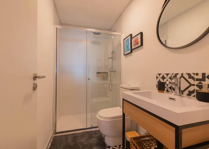 ゲストハウス 7min To Uni Se-velha - Ac - Work Desk - 300mbs Wifi - 3 コインブラ