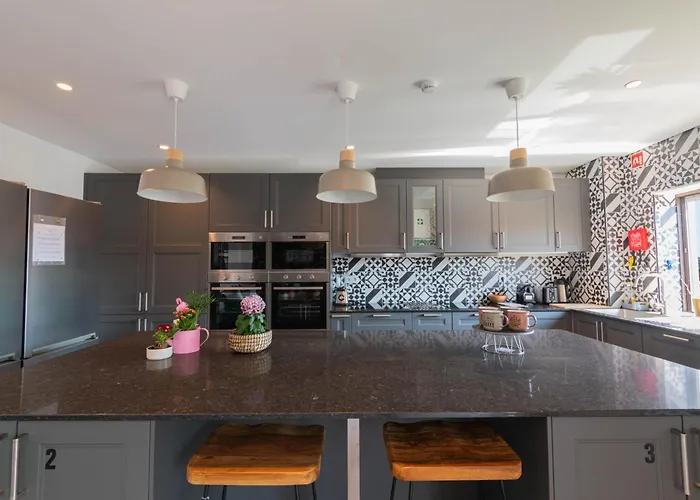 7min To Uni Se-velha - Ac - Work Desk - 300mbs Wifi - 3 コインブラ