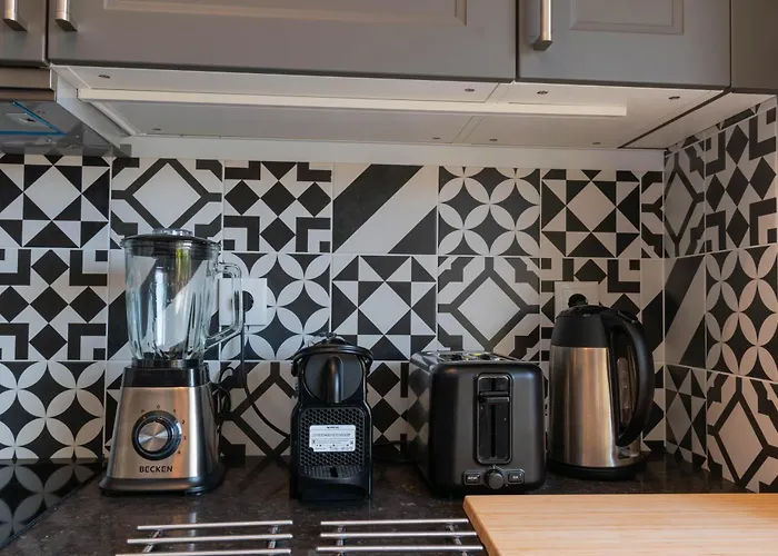 7min To Uni Se-velha - Ac - Work Desk - 300mbs Wifi - 3 ゲストハウス コインブラ